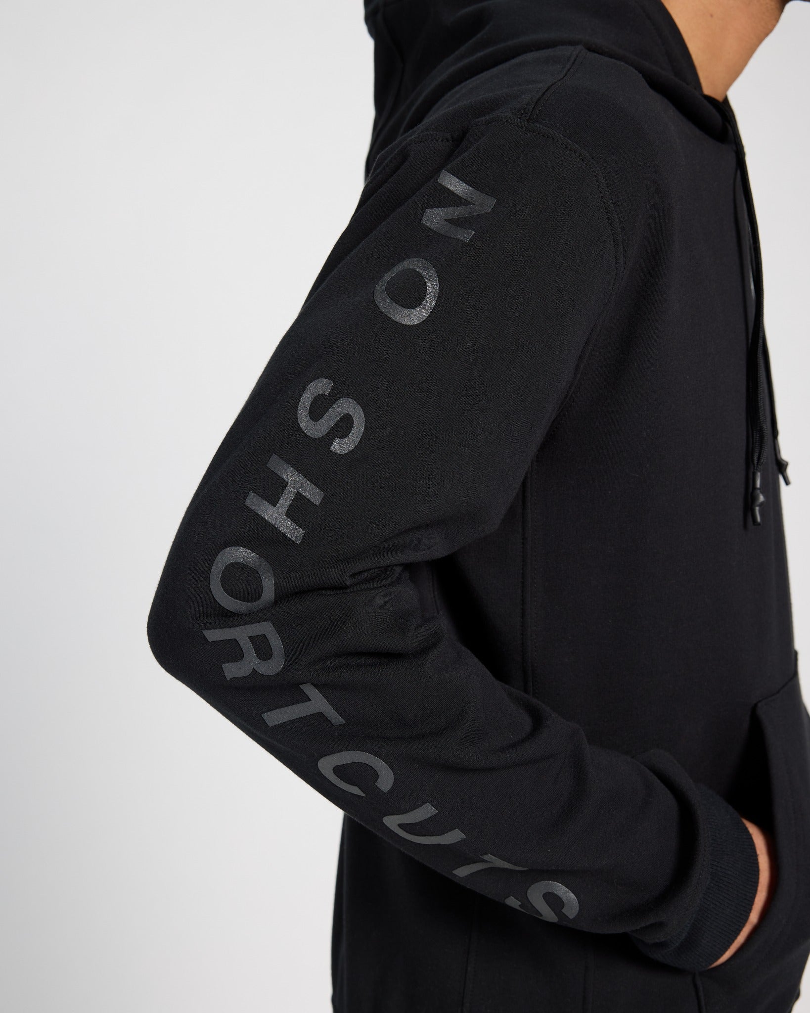 Graphic Endurance Hoodie Pullover